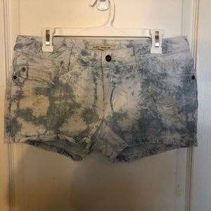 Forever 21 Short Shorts - size 29